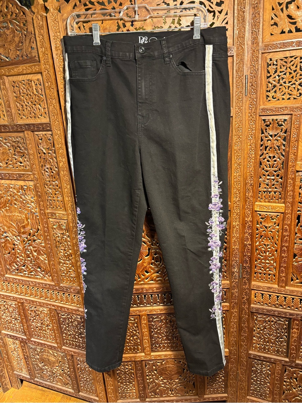 DG2 by Diane Gilman Black womens Jeans with Purple Floral Side Embroidery